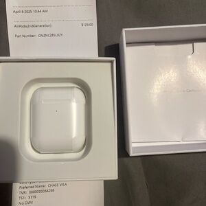 Apple White Earbuds Charging Case with Retail Box